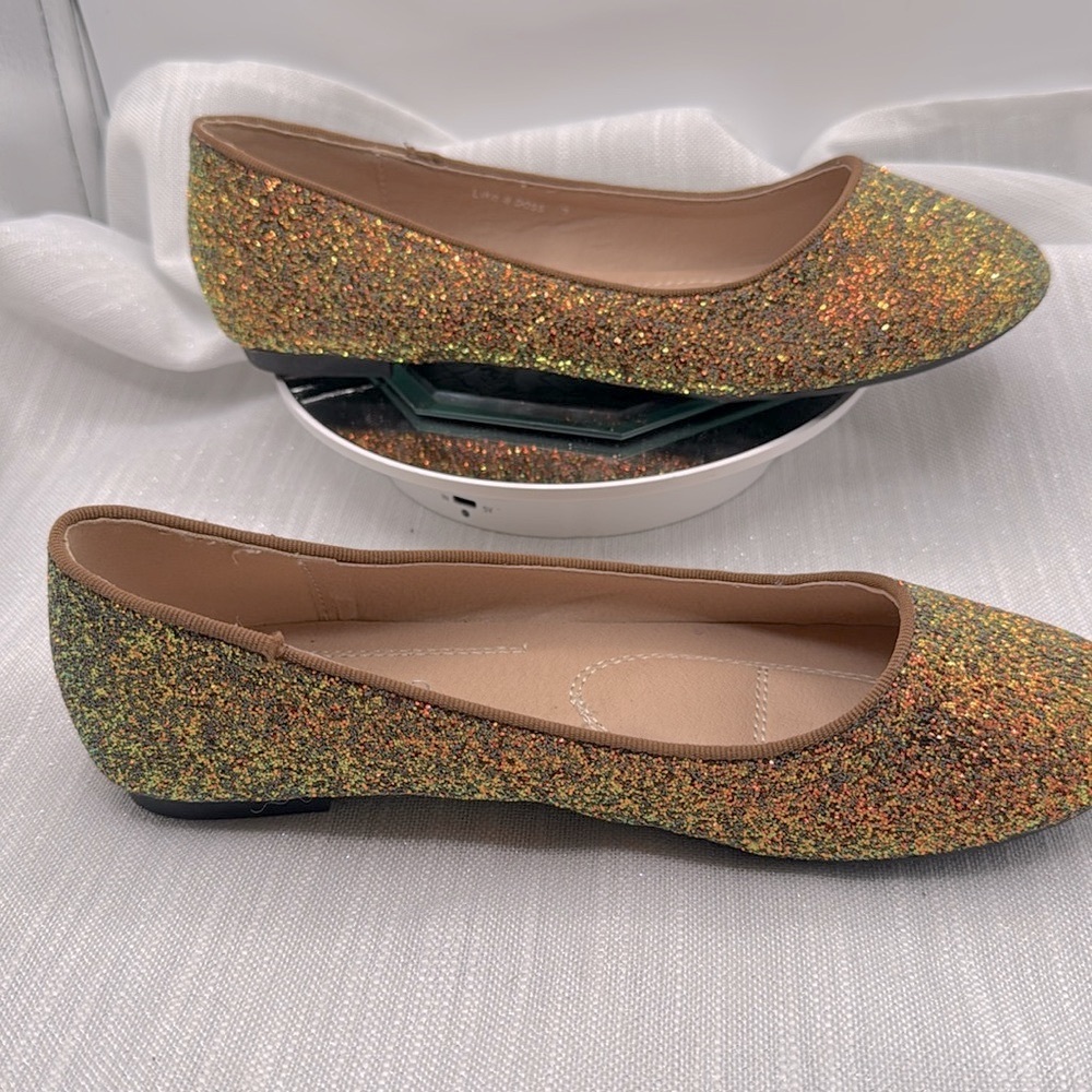 Shoe land flats Glittery Gold with other color tones size 7 NWOT ballerina flats